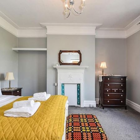 Traditional 3-Bed Property In Pontcanna With Parking Cardiff Esterno foto