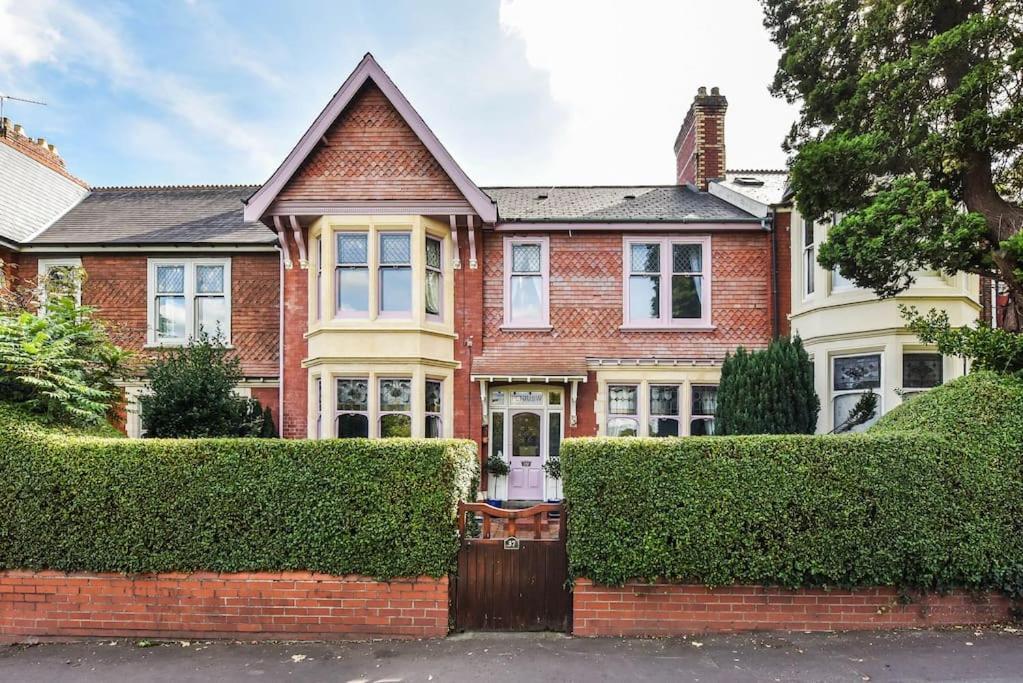 Traditional 3-Bed Property In Pontcanna With Parking Cardiff Esterno foto