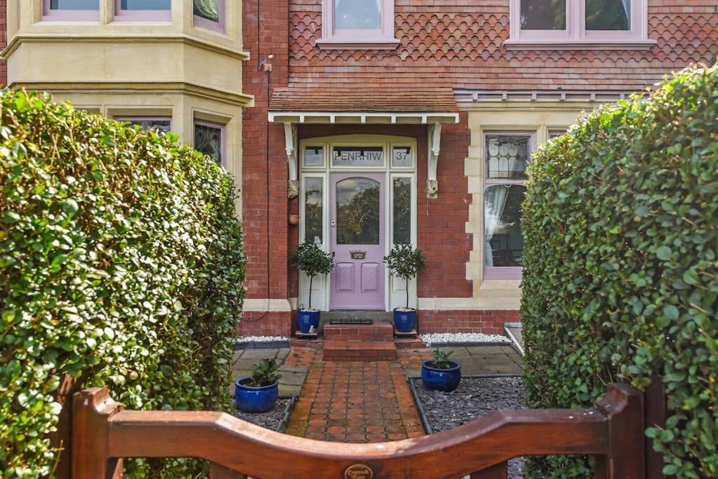 Traditional 3-Bed Property In Pontcanna With Parking Cardiff Esterno foto