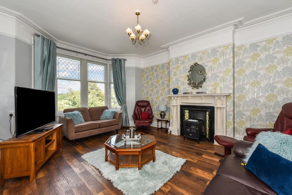 Traditional 3-Bed Property In Pontcanna With Parking Cardiff Esterno foto