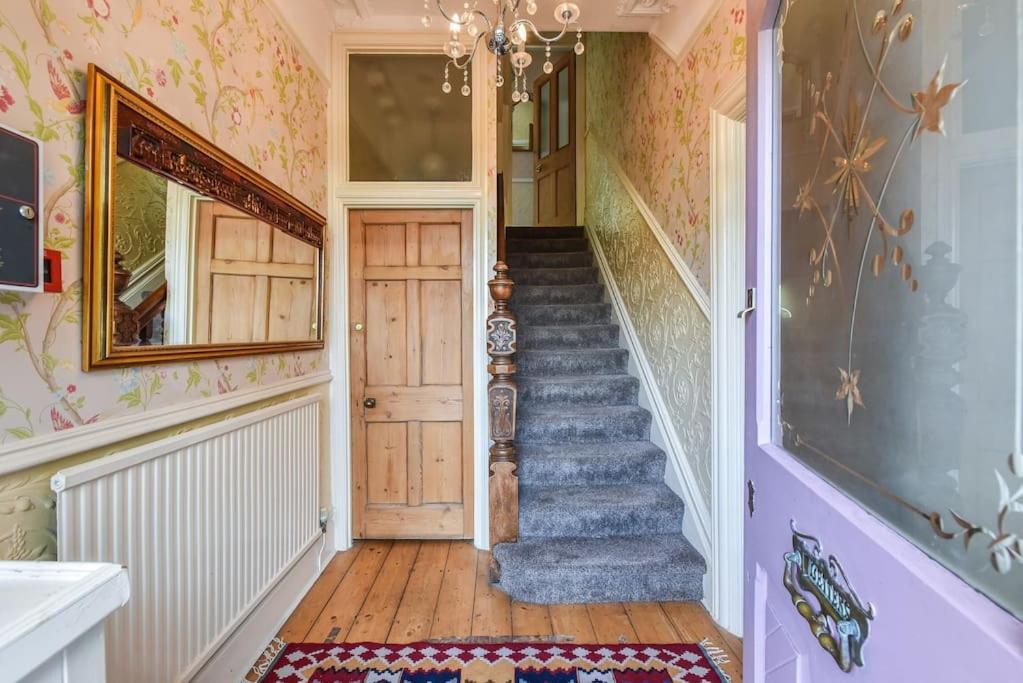 Traditional 3-Bed Property In Pontcanna With Parking Cardiff Esterno foto