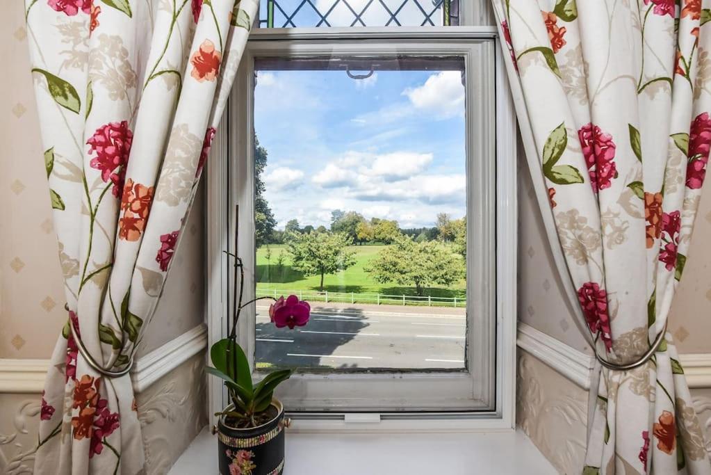 Traditional 3-Bed Property In Pontcanna With Parking Cardiff Esterno foto