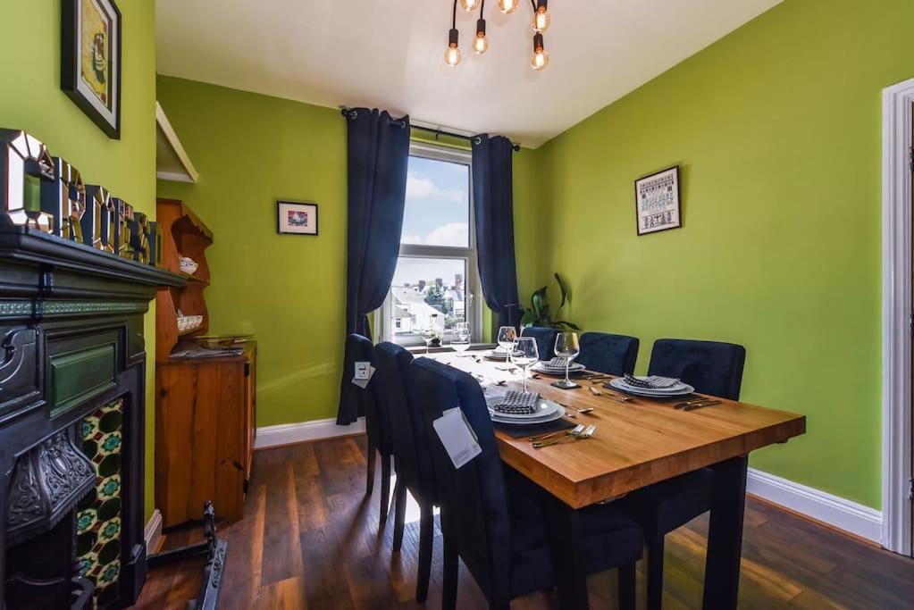 Traditional 3-Bed Property In Pontcanna With Parking Cardiff Esterno foto