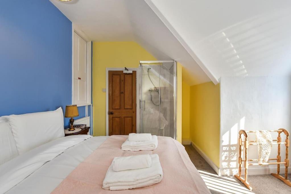 Traditional 3-Bed Property In Pontcanna With Parking Cardiff Esterno foto