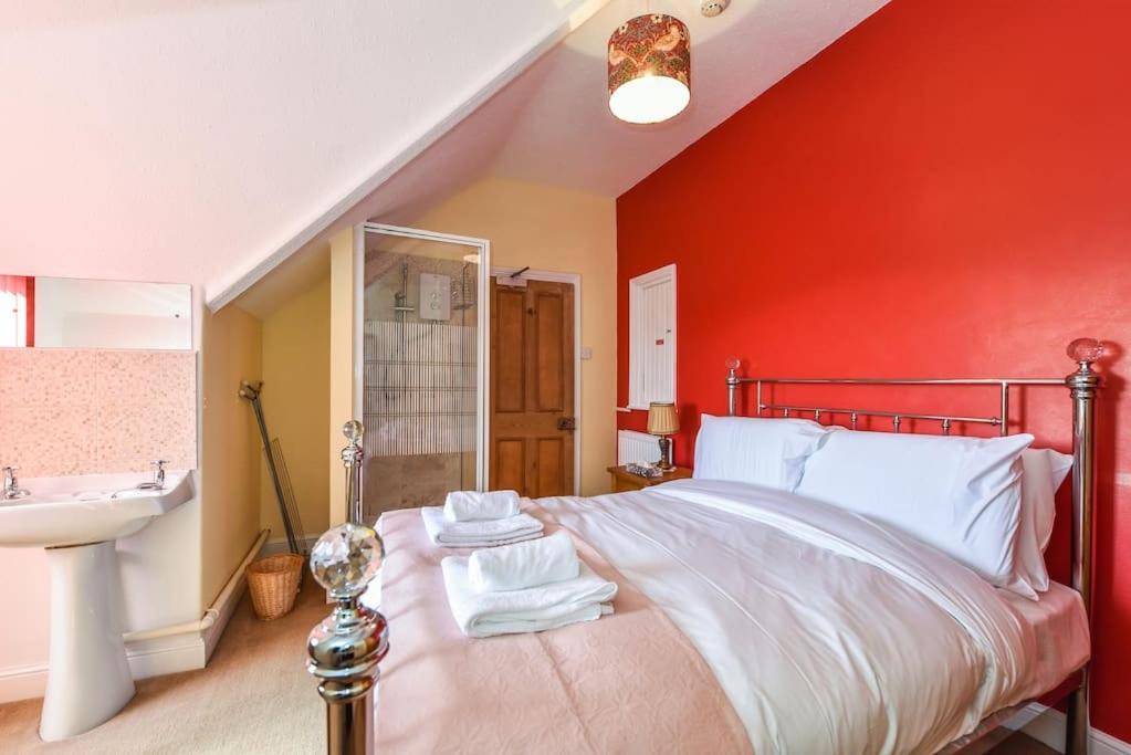 Traditional 3-Bed Property In Pontcanna With Parking Cardiff Esterno foto