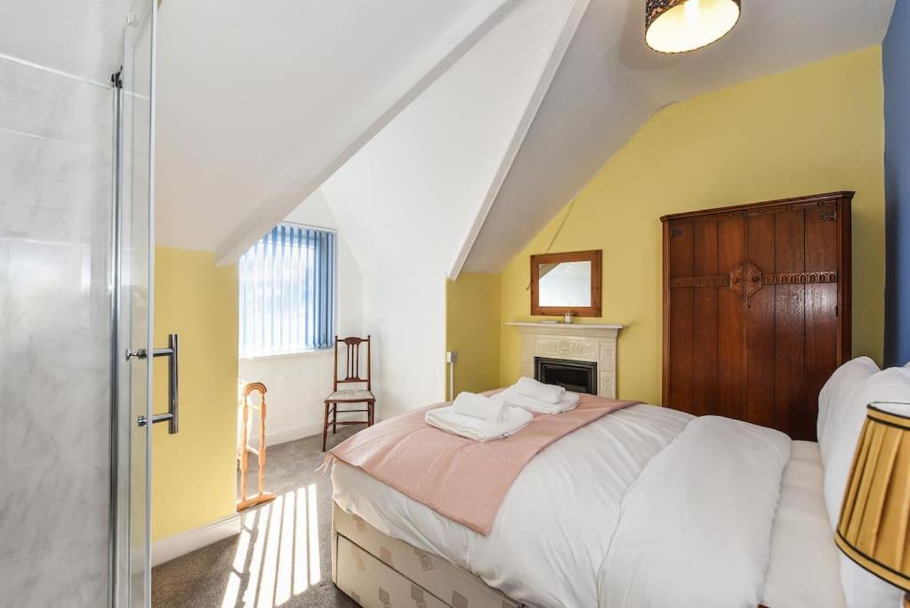 Traditional 3-Bed Property In Pontcanna With Parking Cardiff Esterno foto