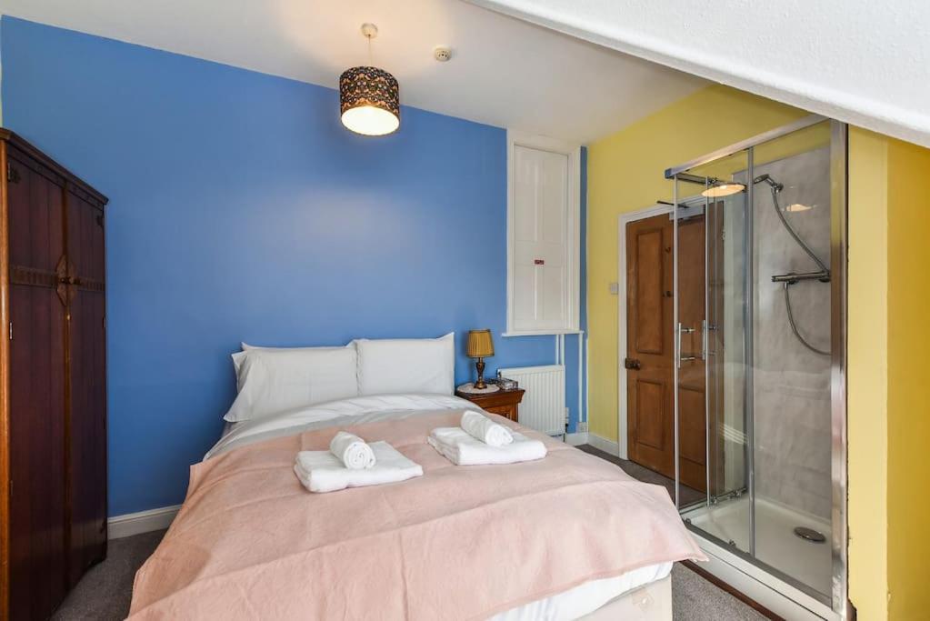 Traditional 3-Bed Property In Pontcanna With Parking Cardiff Esterno foto