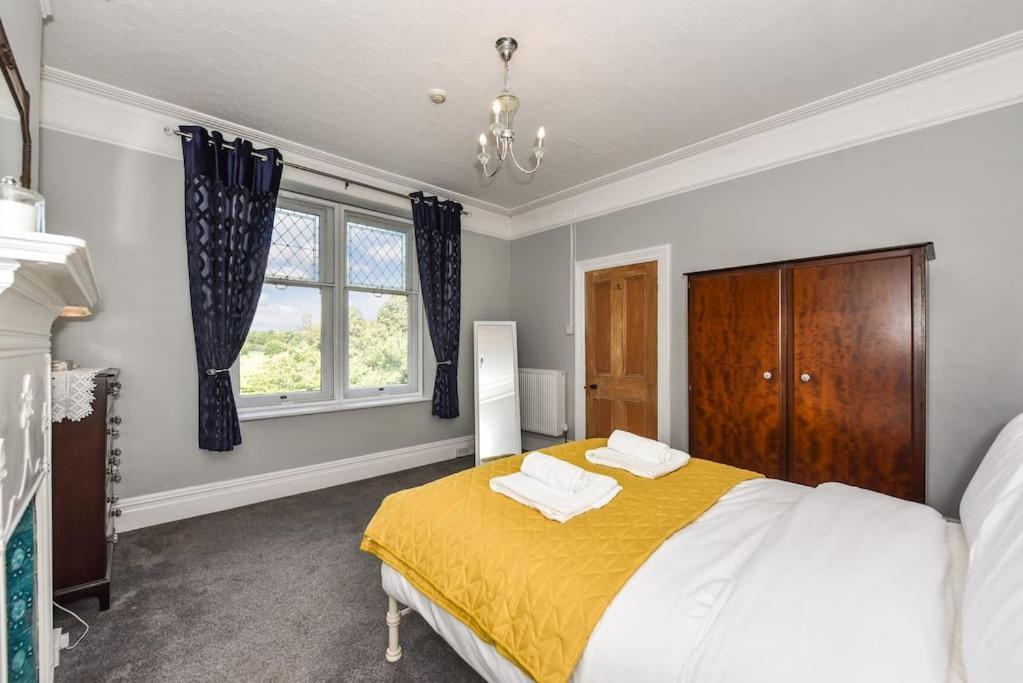 Traditional 3-Bed Property In Pontcanna With Parking Cardiff Esterno foto